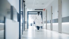 VIDEO Tot mai multe cazuri de gripă în România! Camerele de gardă devin tot mai aglomerate